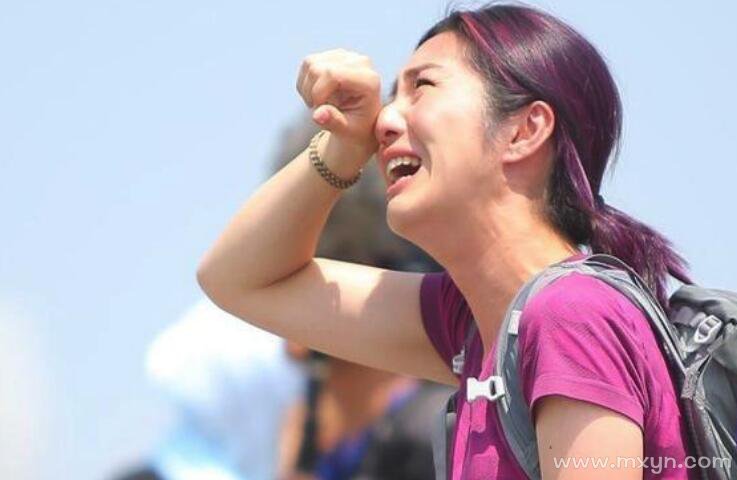 女人梦见自己放声大哭