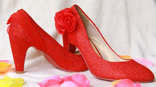 梦见红鞋