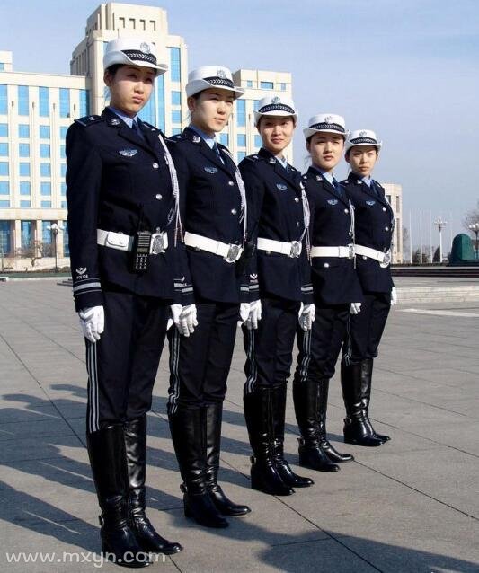 梦见警服