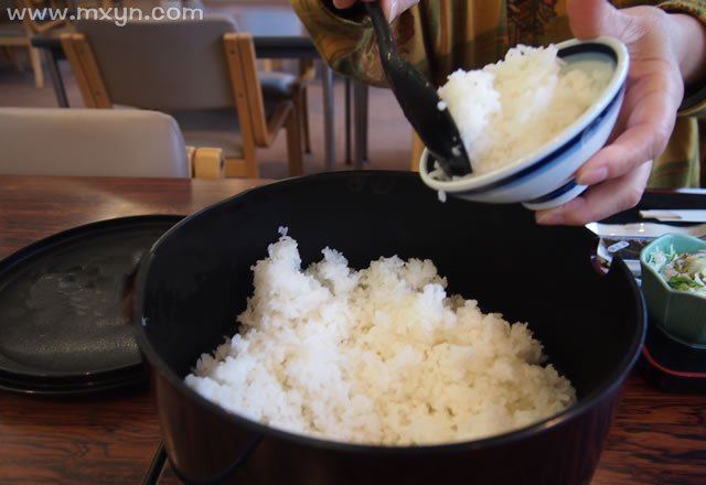 梦见盛饭