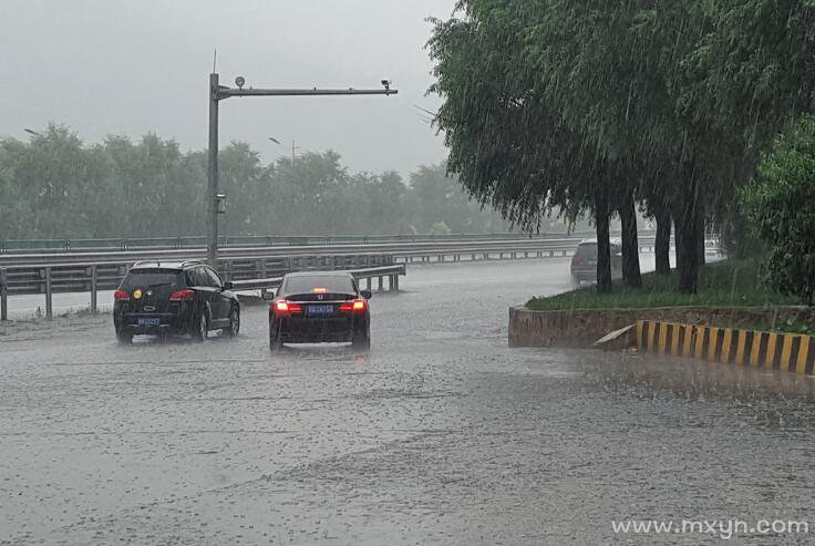 梦见大雨倾盆