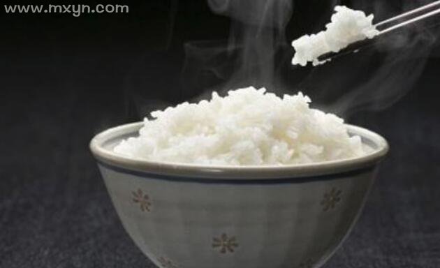 梦见吃米饭