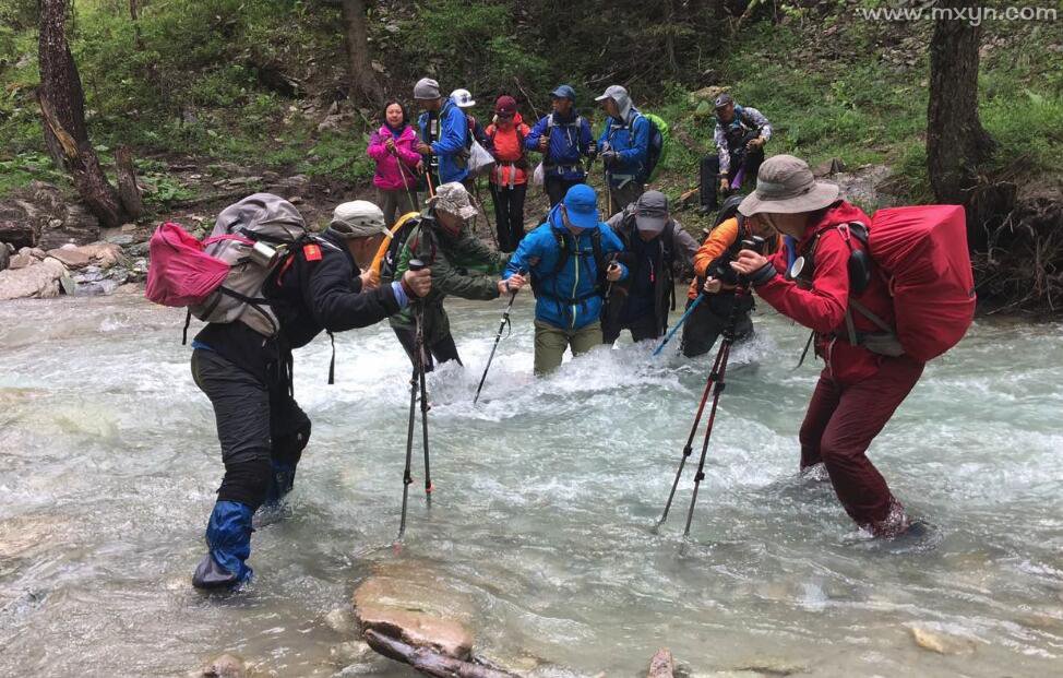 梦见趟水过河