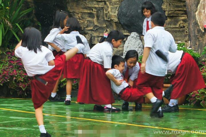 梦见小学同学男的