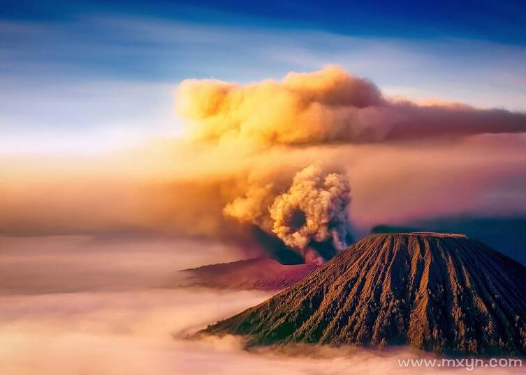 梦见火山