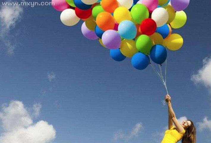 梦见气球飞上天空
