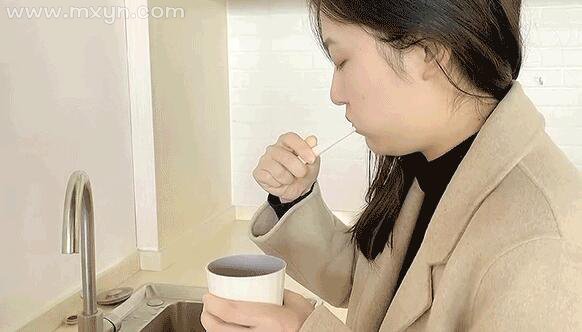 女人梦见掉牙长新牙