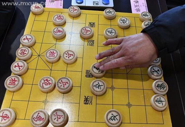 梦见下象棋