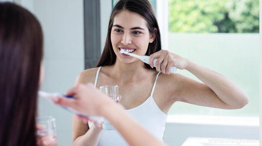 女人梦见刷牙