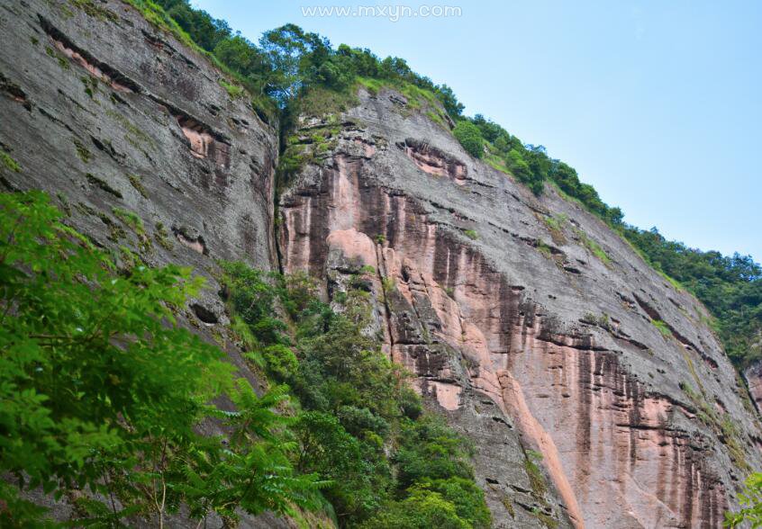 梦见山崩塌