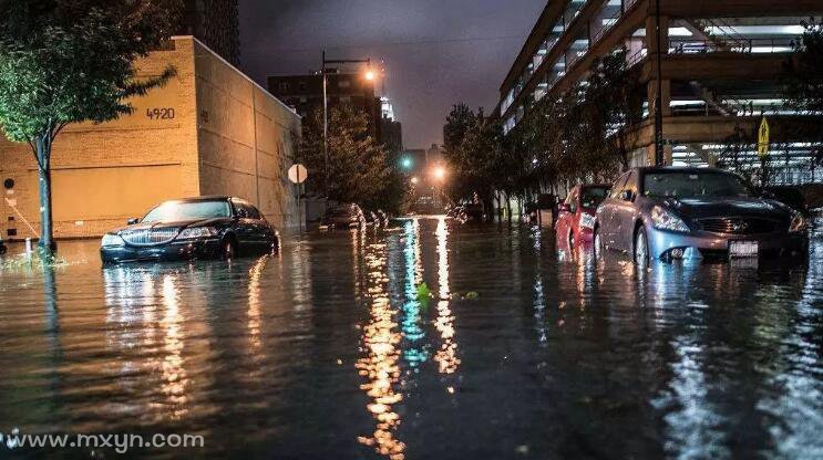 梦见暴雨倾盆