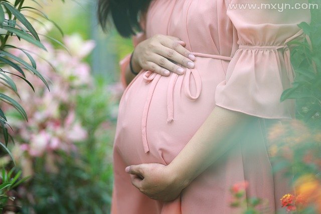 未婚女子梦见自己怀孕