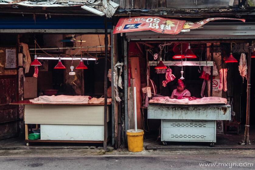 梦见别人卖猪肉