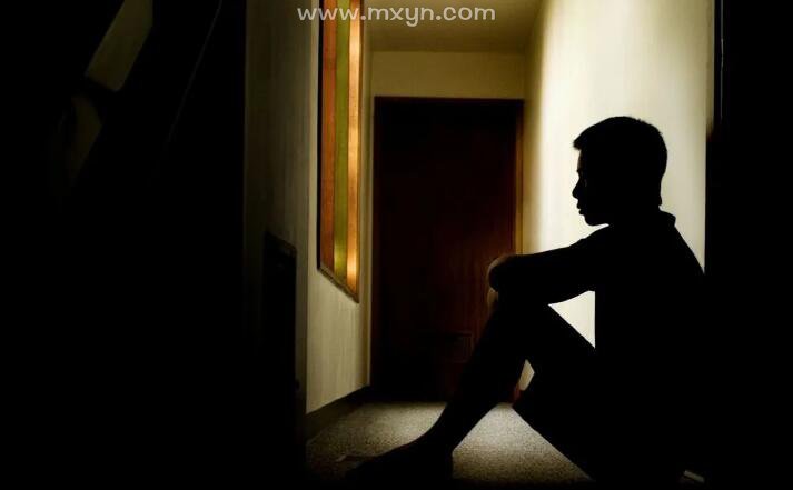 梦见别人死在自己家里