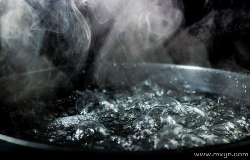 梦见锅里的水沸腾